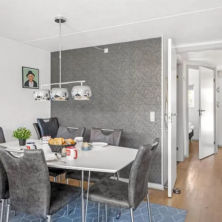 Lägenhet Soufiane - 100m From The Sea By Interhome